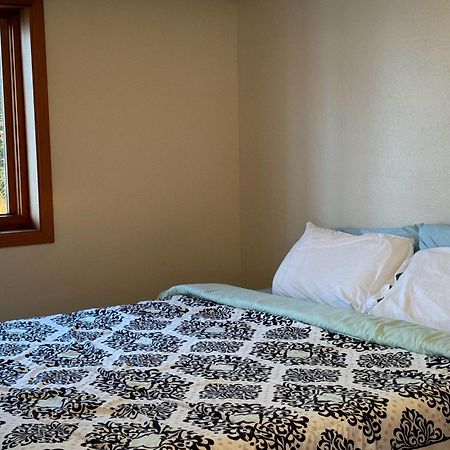 Amazing Oceanview 2 Bedroom Oceanfront! By Oceanviewhottubs Shelter Cove, Ca Tesla Ev Station المظهر الخارجي الصورة