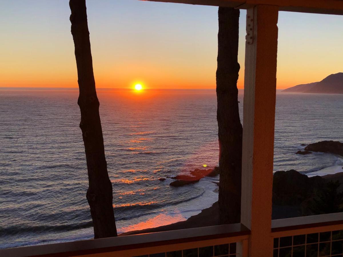 Amazing Oceanview 2 Bedroom Oceanfront! By Oceanviewhottubs Shelter Cove, Ca Tesla Ev Station المظهر الخارجي الصورة