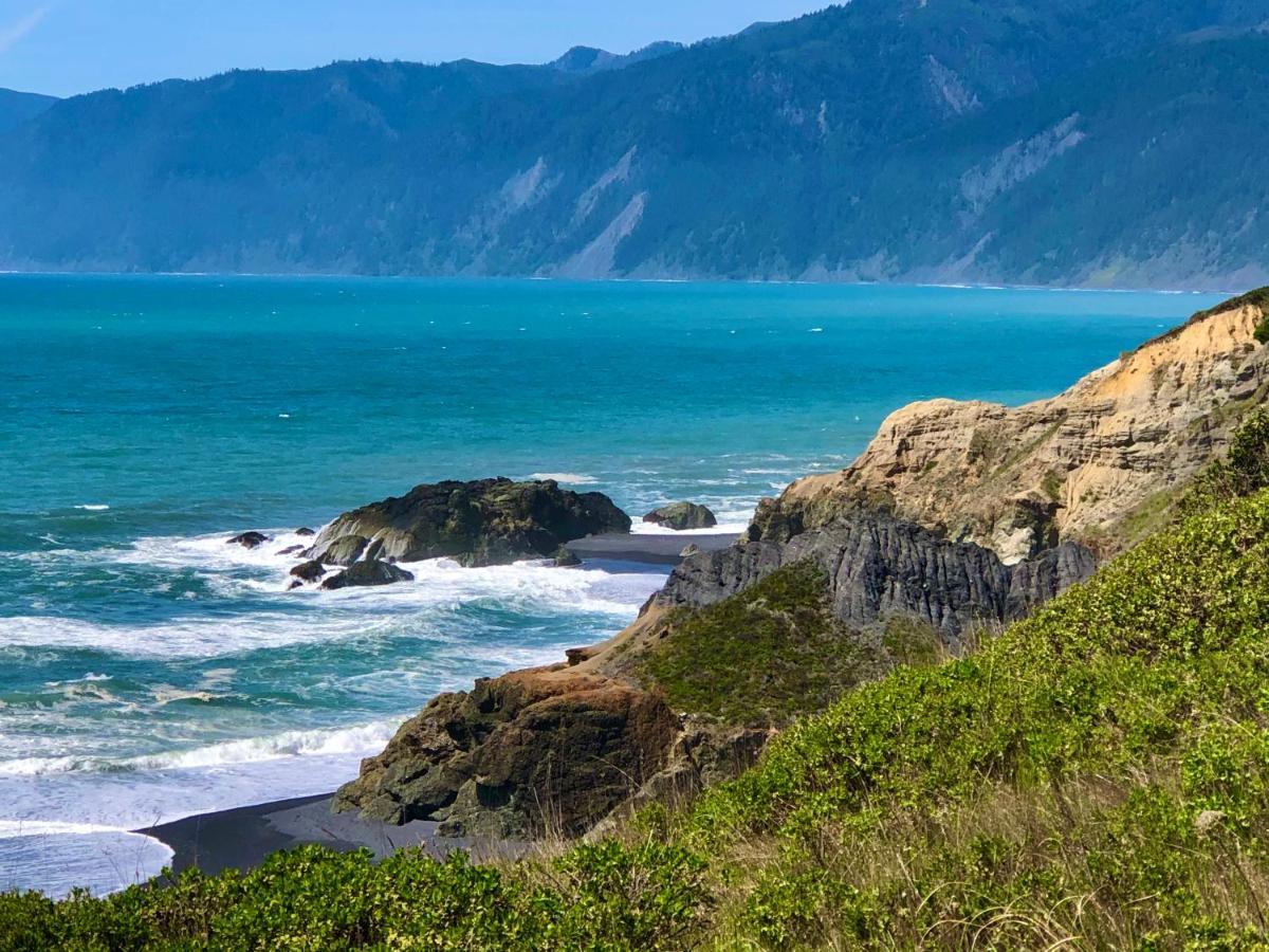 Amazing Oceanview 2 Bedroom Oceanfront! By Oceanviewhottubs Shelter Cove, Ca Tesla Ev Station المظهر الخارجي الصورة
