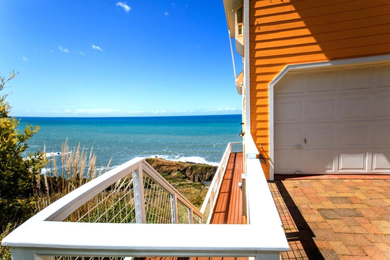 Amazing Oceanview 2 Bedroom Oceanfront! By Oceanviewhottubs Shelter Cove, Ca Tesla Ev Station المظهر الخارجي الصورة