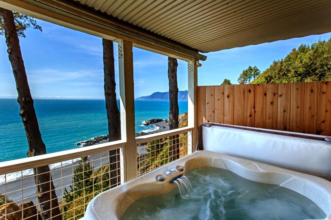 Amazing Oceanview 2 Bedroom Oceanfront! By Oceanviewhottubs Shelter Cove, Ca Tesla Ev Station المظهر الخارجي الصورة
