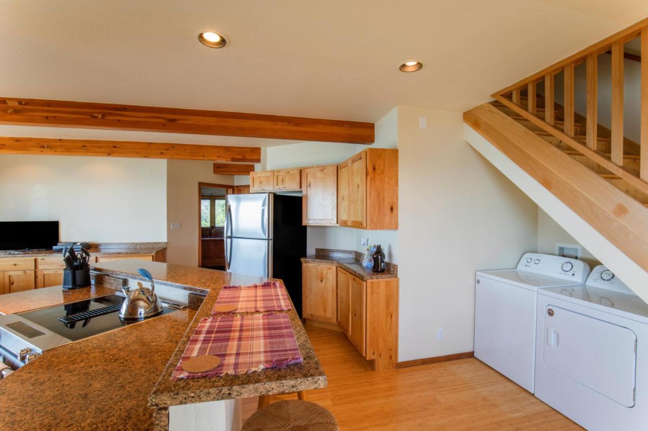 Amazing Oceanview 2 Bedroom Oceanfront! By Oceanviewhottubs Shelter Cove, Ca Tesla Ev Station المظهر الخارجي الصورة