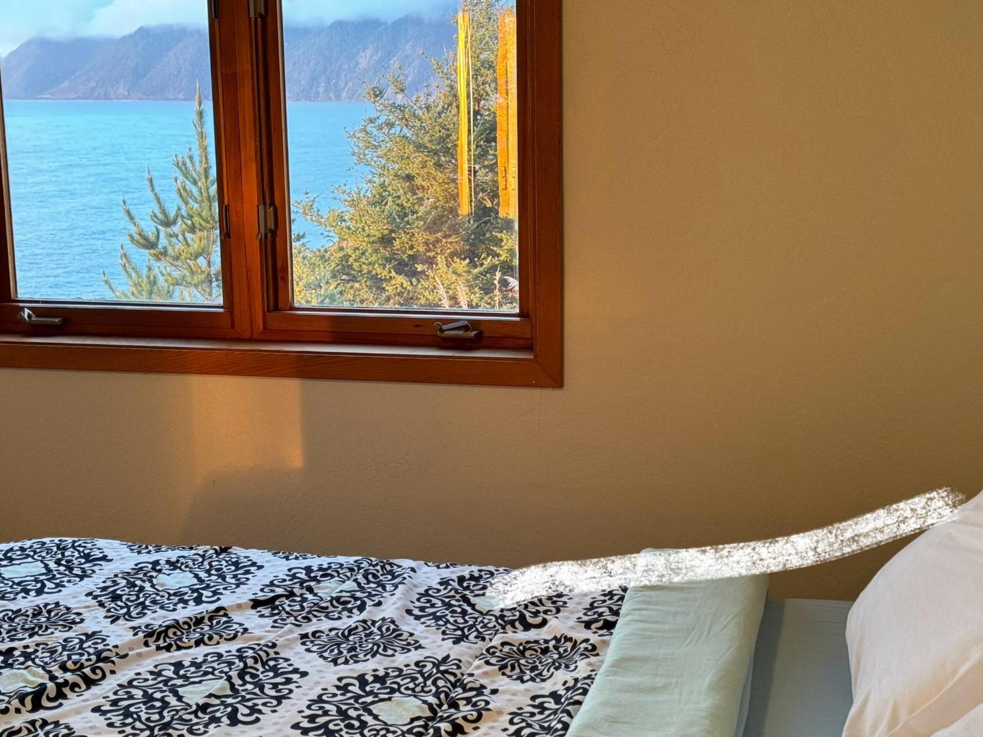 Amazing Oceanview 2 Bedroom Oceanfront! By Oceanviewhottubs Shelter Cove, Ca Tesla Ev Station المظهر الخارجي الصورة
